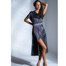 Load image into Gallery viewer, The Throw ON&GO Dress In Black