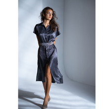 Load image into Gallery viewer, The Throw ON&amp;GO Dress In Black
