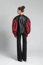 Load image into Gallery viewer, The Dual Sandy With Red Zebra Sleeves

