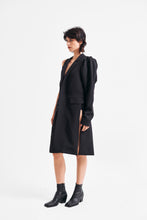 Load image into Gallery viewer, The Re-Kut Coat In Black
