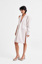Load image into Gallery viewer, The Re-Kut Coat In White
